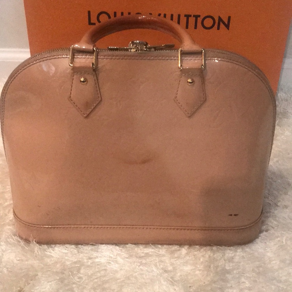 Authentic Louis Vuitton Purse!! - image 4
